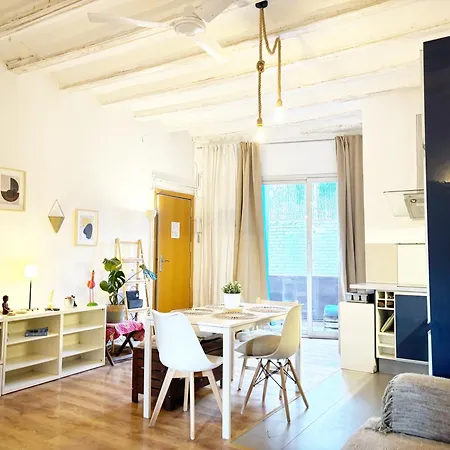 Modern Flat Poble Nou Daire *